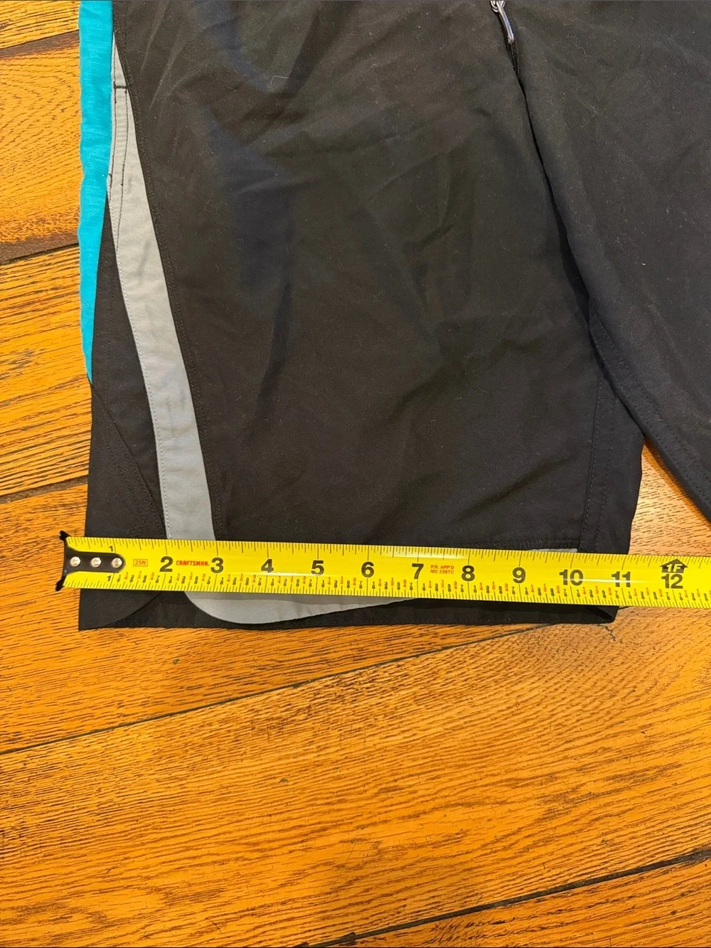 NIKE SWIM TRUNKS WITH MESH LINING IN BLACK, GRAY, AND TEAL – SIZE SMALL